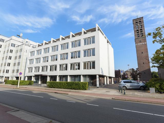 Bedrijfspand te huur in Bezuidenhout, Den Haag