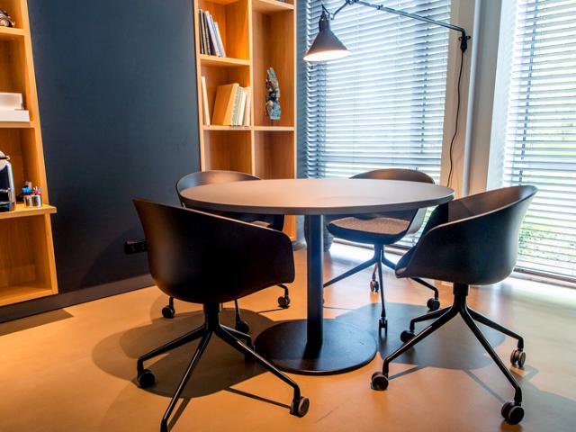 Bedrijfspand te huur in Scheveningen, Den Haag