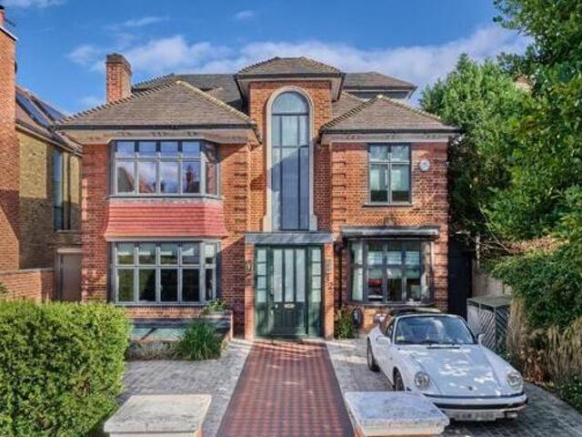 House for sale in Deepcut, Surrey