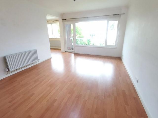 Apartment for rent in Little Stanmore, Greater London