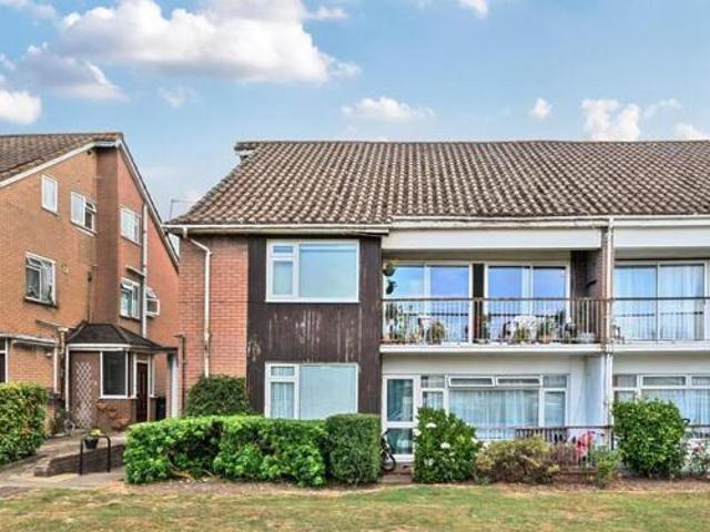 House for sale in Little Stanmore, Greater London