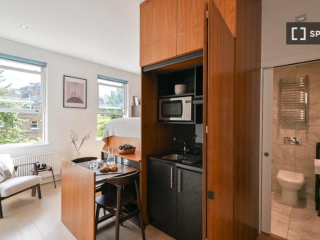 Apartment for rent in London Borough of Camden, Greater London