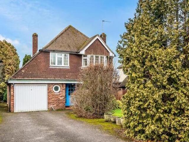 House for sale in Ashtead Park, Pachesham Park