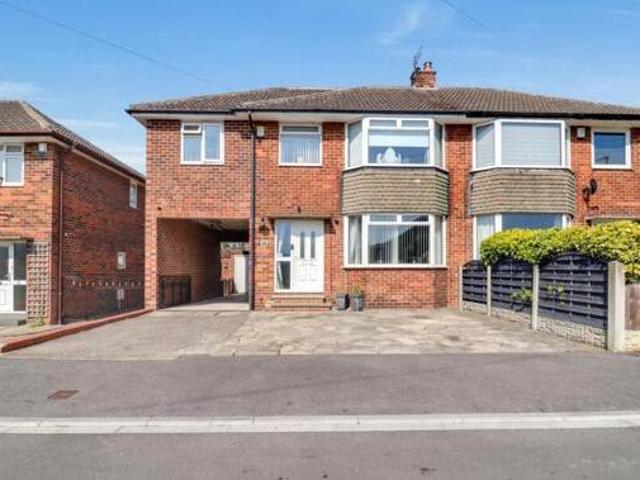 House for sale in Ossett, West Yorkshire