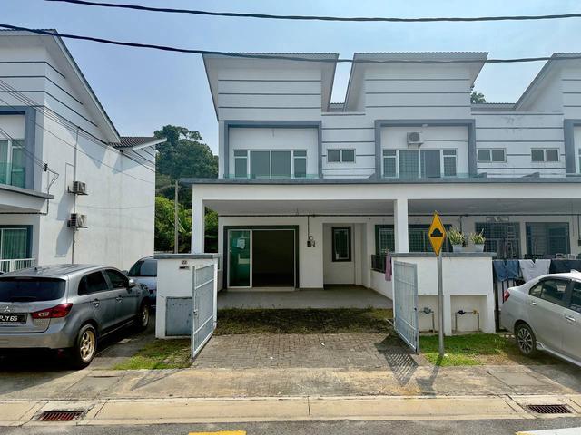 Terraced House for sale in Tanjong Sepat, Selangor