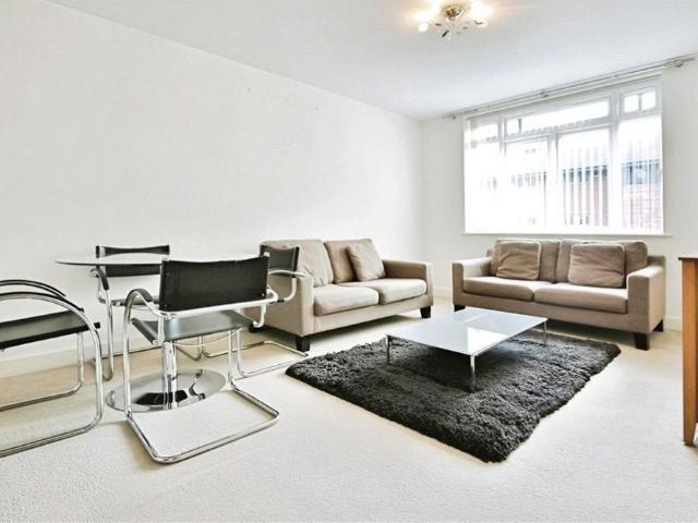Apartment for rent in Egham, Runnymede