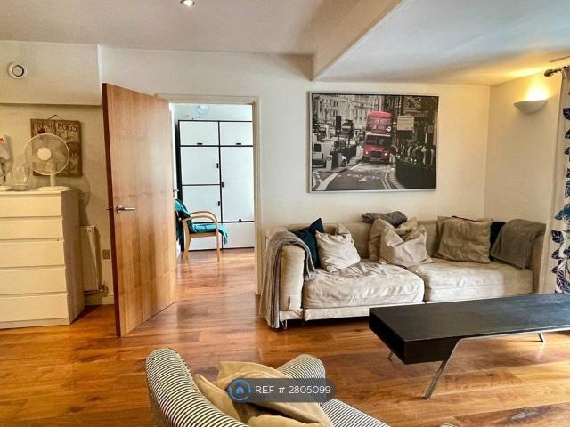 Apartment for rent in East Greenwich, Greater London