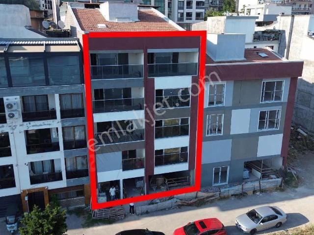 Bayrakli, İzmir içerisinde satılık mülk