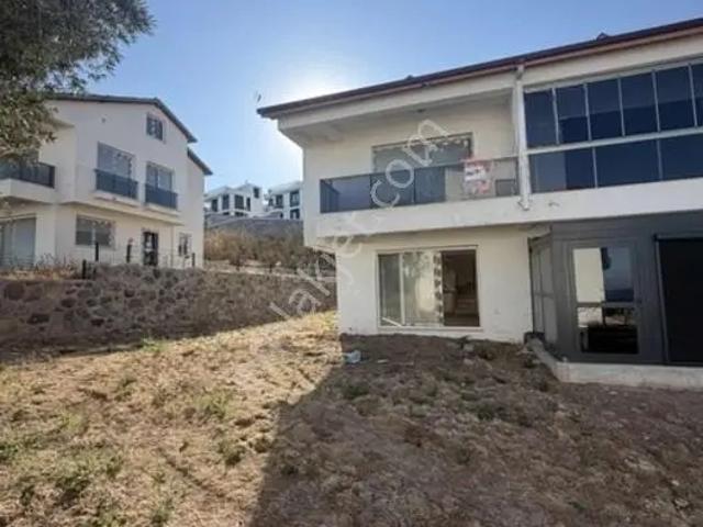 Dikili, İzmir içerisinde satılık Villa