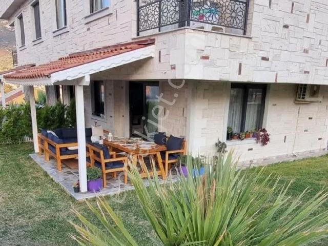 Foça, İzmir içerisinde kiralık Villa