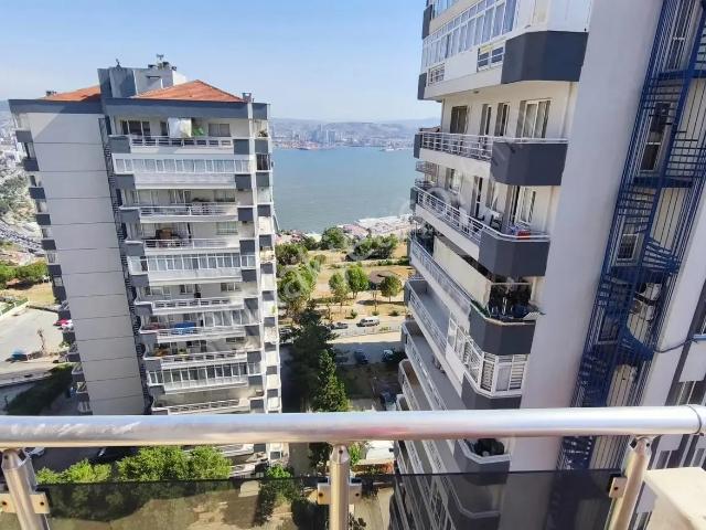 Bayrakli, İzmir içerisinde satılık mülk