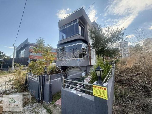 Bahçelievler Mahallesi, Süleymanpaşa içerisinde satılık Villa