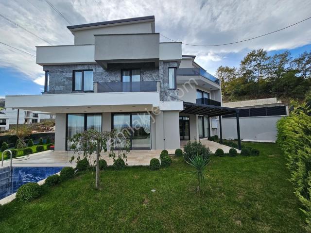 Başiskele, Kocaeli içerisinde satılık Villa