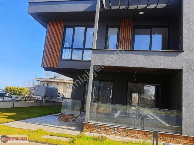 Gülyali içerisinde satılık Villa