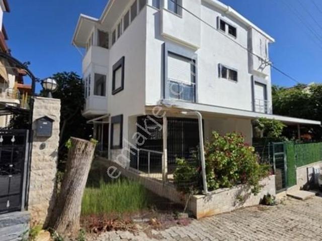 Menderes, İzmir içerisinde kiralık Villa