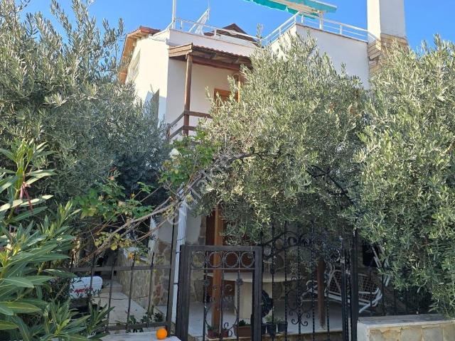 Çukuraltı Mahallesi, Menderes içerisinde satılık Villa