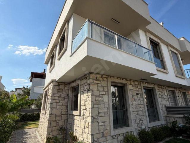 Akarca Mahallesi, Seferihisar içerisinde satılık Villa