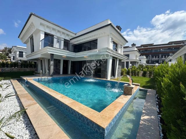 Kuşadasi, Aydin içerisinde satılık Villa