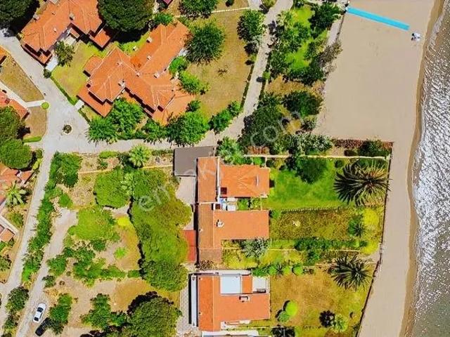 Gümüldür Cumhuriyet Mahallesi, Menderes içerisinde satılık Villa