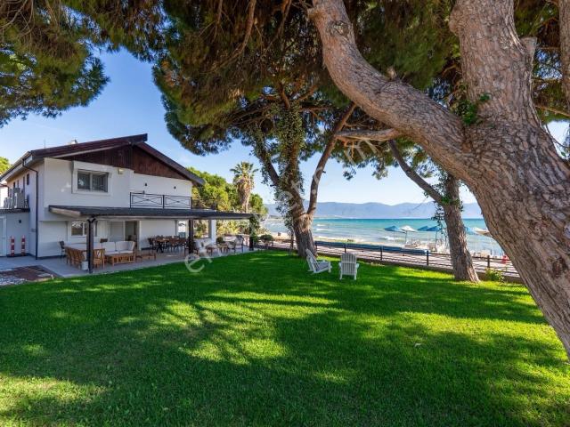 Kuşadasi, Aydin içerisinde satılık Villa