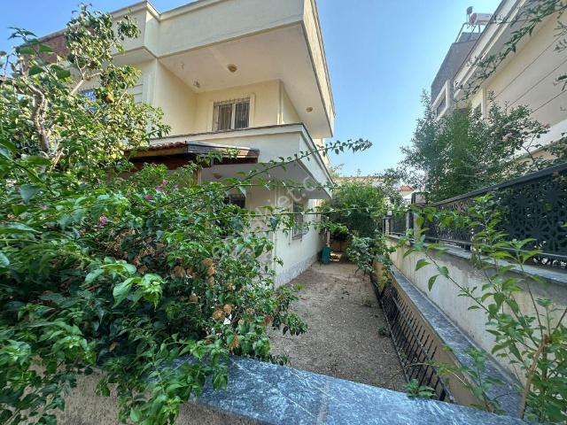 Menderes, Çukuraltı Mahallesi içerisinde satılık Villa