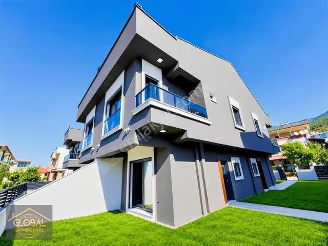 Orta Mahallesi, Menderes içerisinde satılık Villa