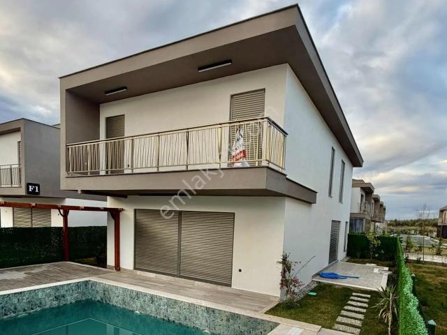 Kuşadasi, Aydin içerisinde satılık Villa