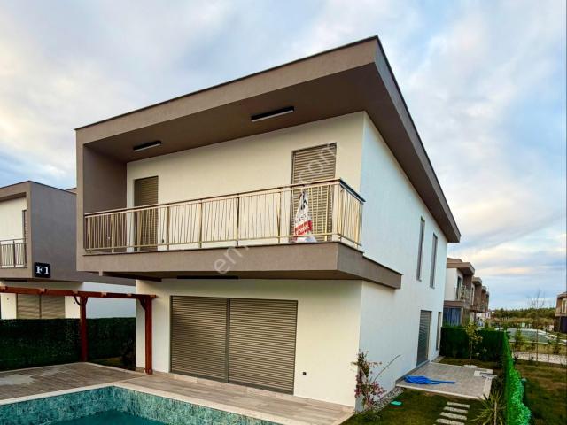 Kuşadasi, Aydin içerisinde satılık Villa