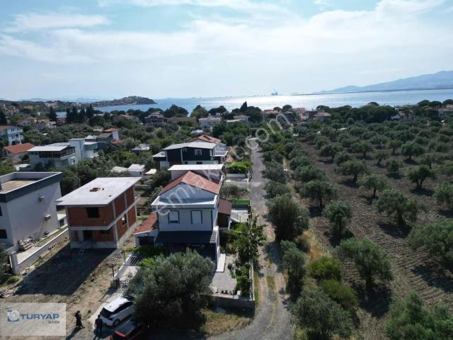 Aliağa, İzmir içerisinde satılık Villa