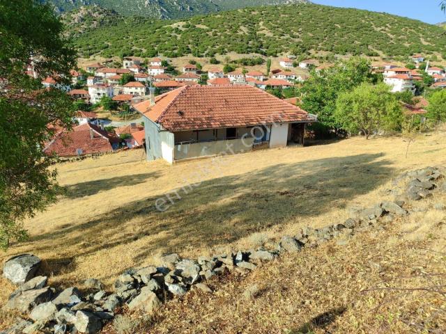 Hayriye, Çardak içerisinde satılık Villa