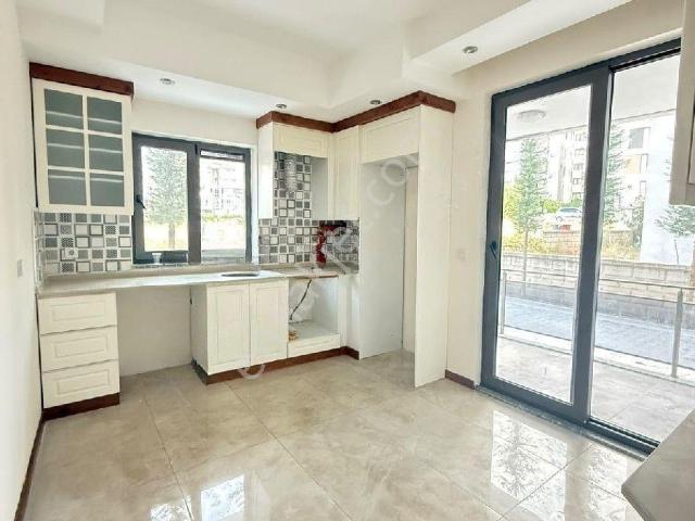 Yenişafak Mahallesi, Merkezefendi içerisinde kiralık mülk