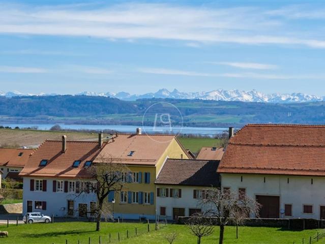 Zweifamilienhaus kaufen in Bonvillars, Waadt
