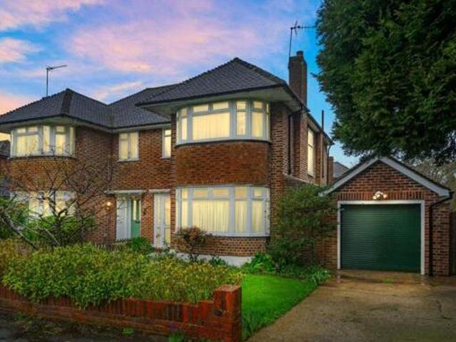 House for sale in Thames Ditton