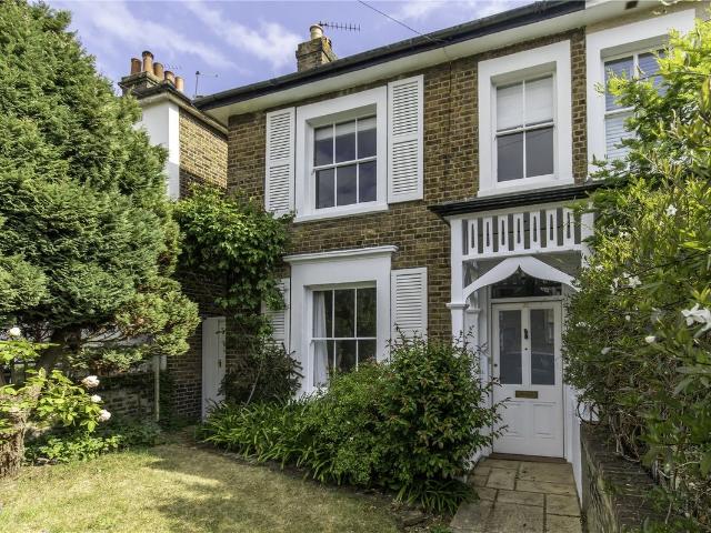 House for rent in London Borough of Merton, Raynes Park