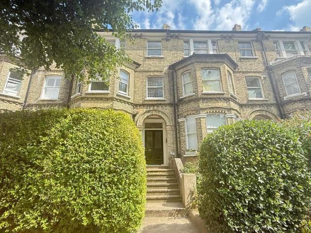 Apartment for rent in Aldrington