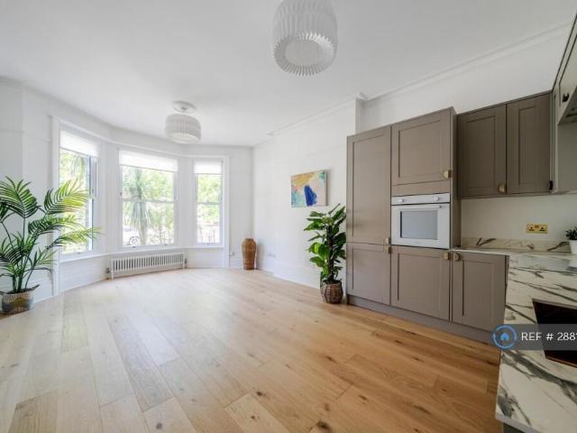 Apartment for rent in Aldrington