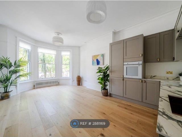 Apartment for rent in Aldrington