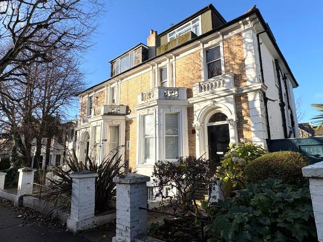 Studio for rent in Aldrington