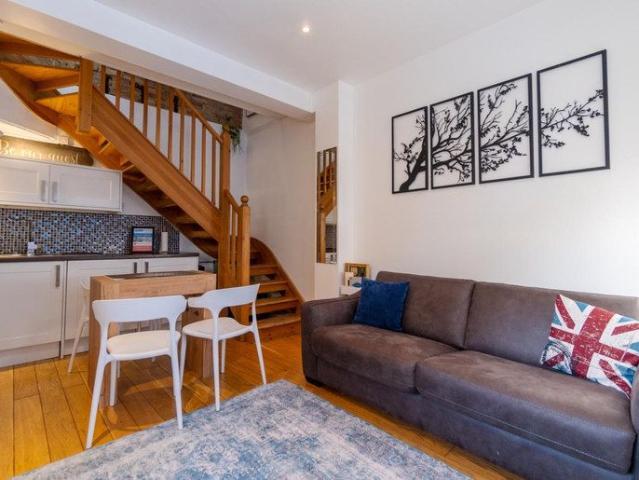 House for rent in New Town, Horsham