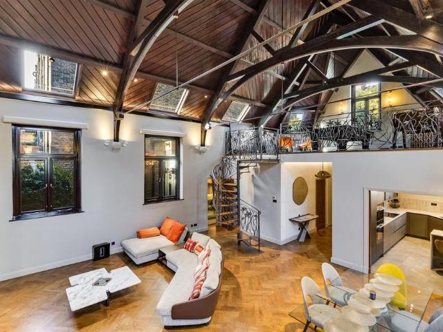 House for rent in Belsize Park, Greater London