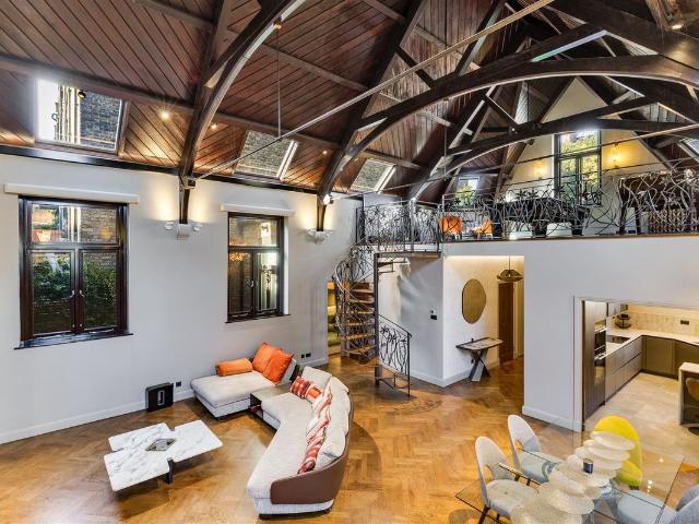 House for rent in Belsize Park, Greater London