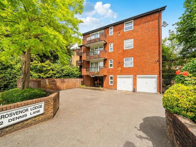 Apartment for rent in Little Stanmore, Greater London