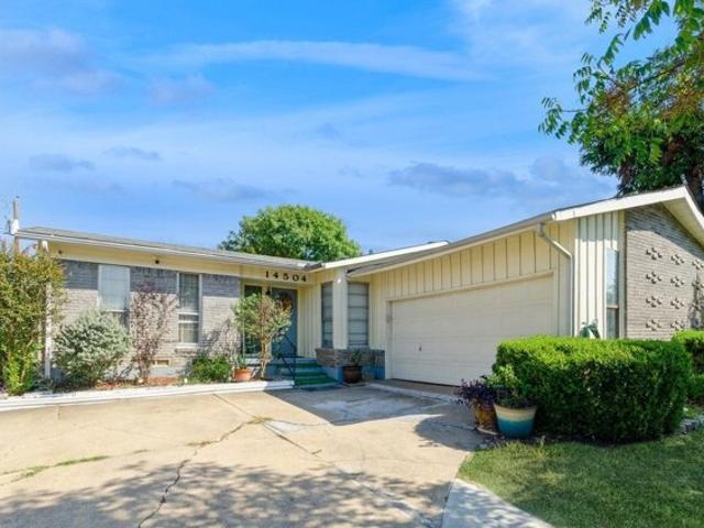 House for sale in Farmers Branch, Texas