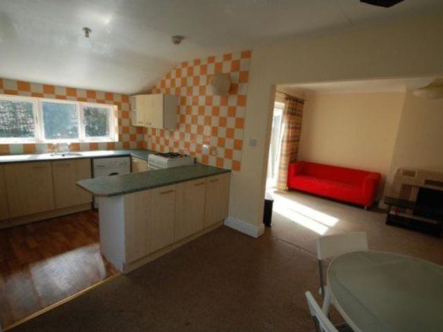 House for rent in Beckett Park, Headingley
