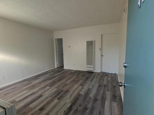Apartment for rent in Canoga Park, California