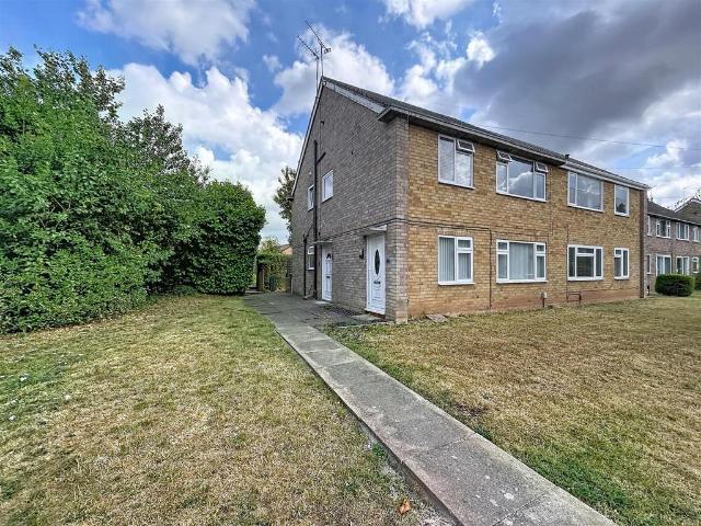 Apartment for rent in Castle Green, Green Close