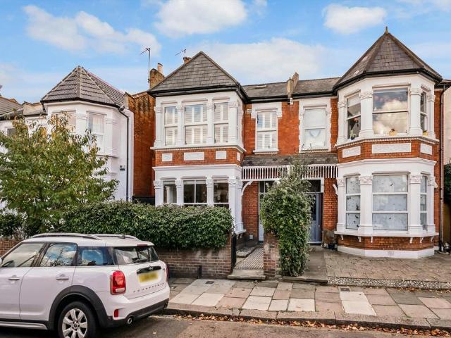 Apartment for rent in East Twickenham, Greater London