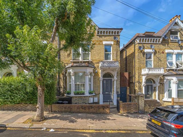 House for rent in Clapham Junction, Greater London