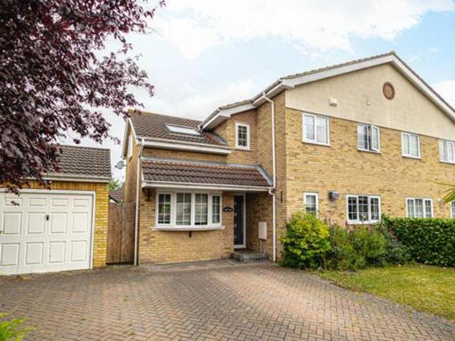 House for sale in Bowers Gifford, Essex