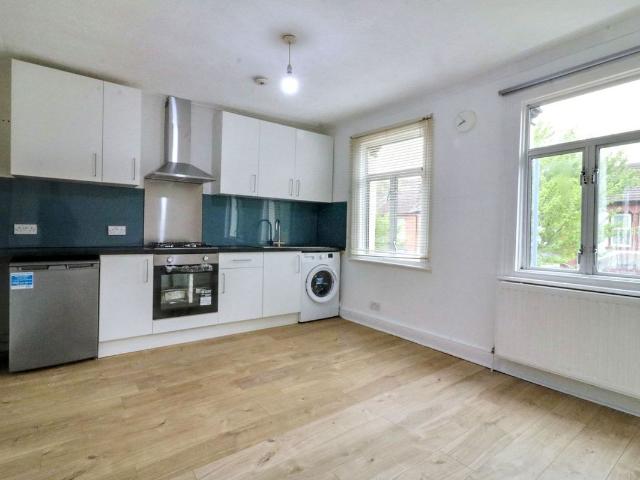 Apartment for rent in Dudden Hill, Greater London